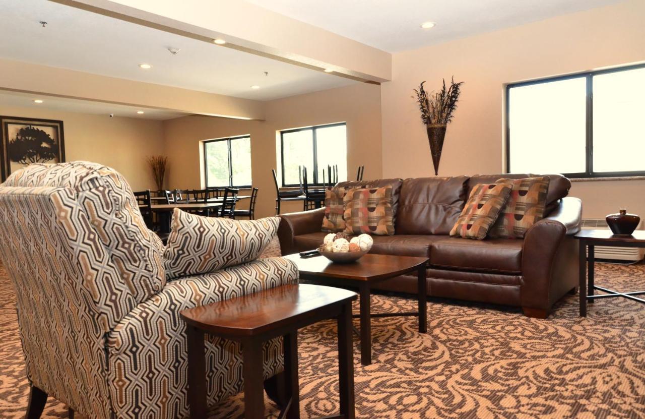 Cobblestone Inn&suites - 3*
