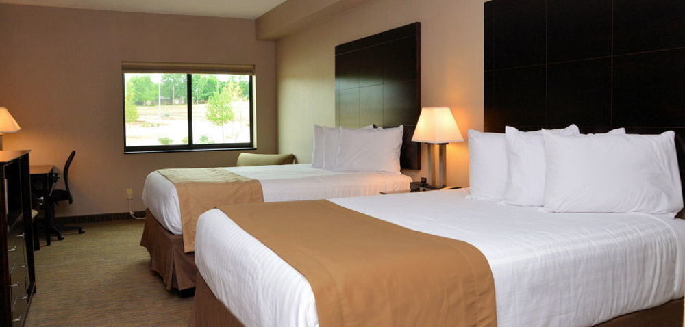 Cobblestone & - 3* Clarion